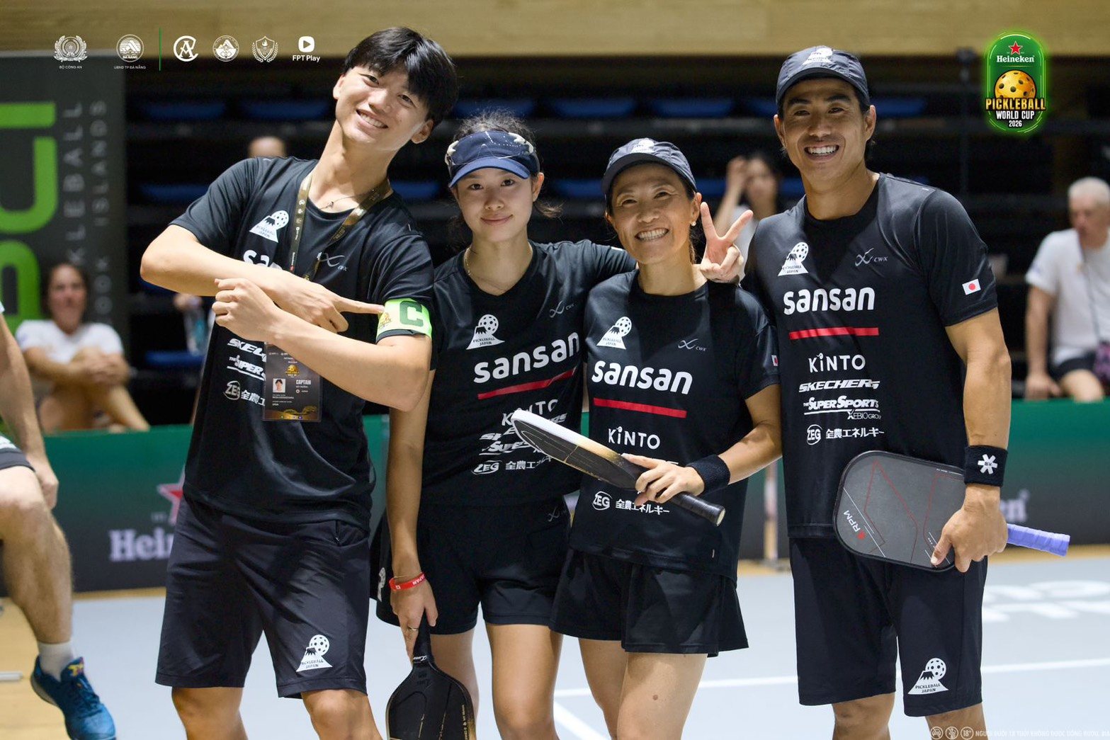 TEAM JAPAN(佐脇京所属)― TEAM JAPANのメンバーと記念撮影|Heineken Pickleball World Cup 2026